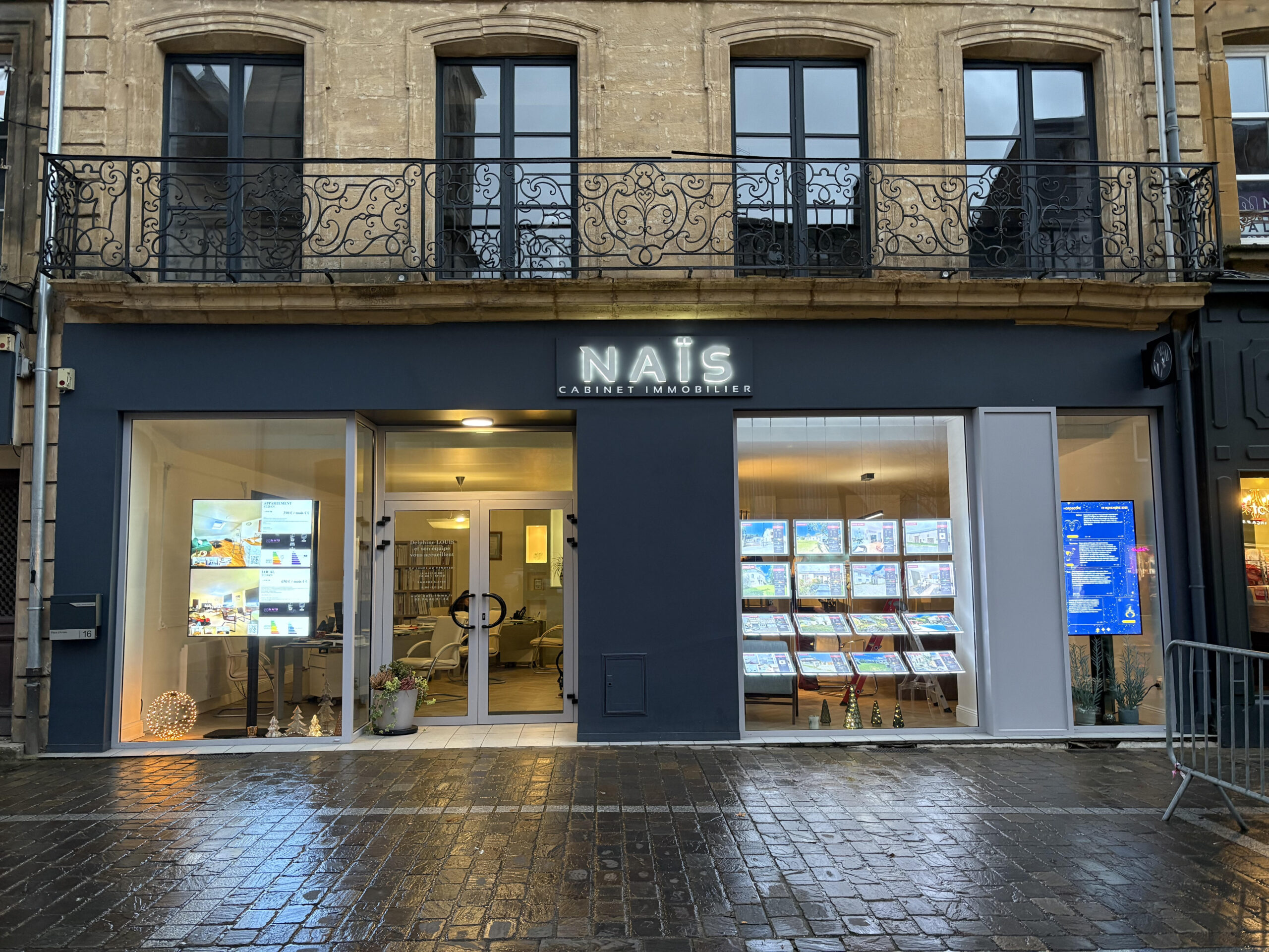 Installation enseigne lumineuse pour le central bar à Charleville-Mézières et Sedan